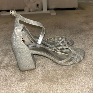 FIONI Clothing Women's Glittering Silver Block Heels